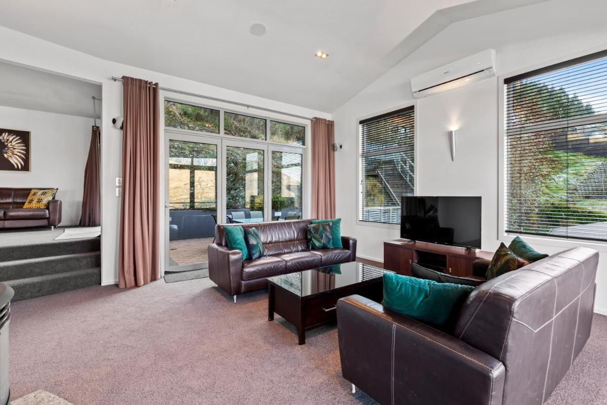 Paradise Peaks - Queenstown Holiday Home - Housity