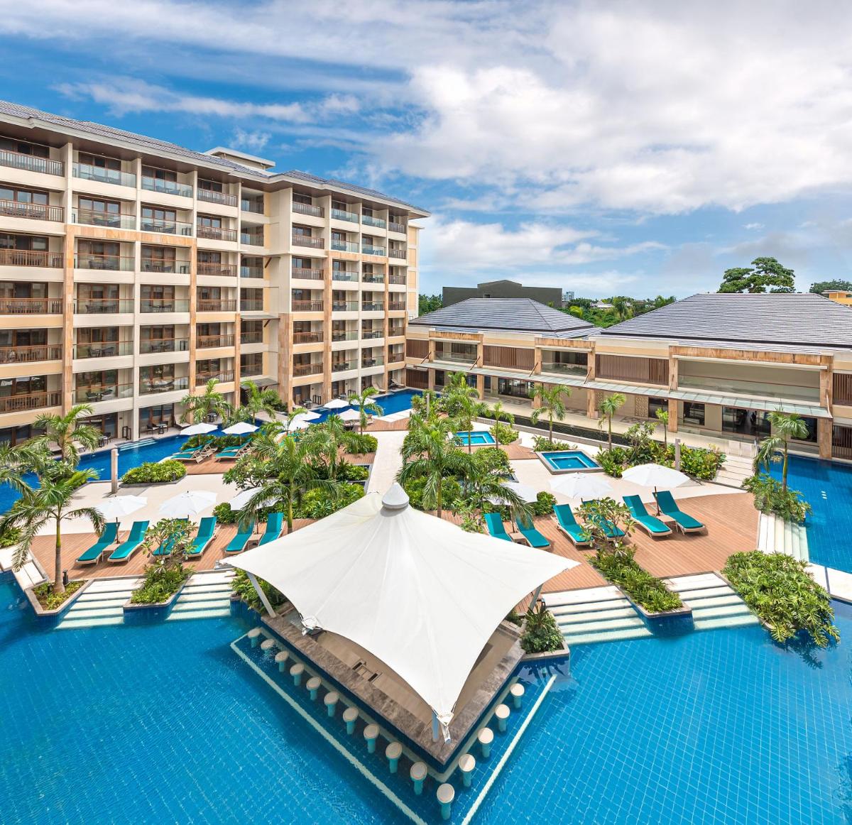 Henann Tawala Resort - Housity