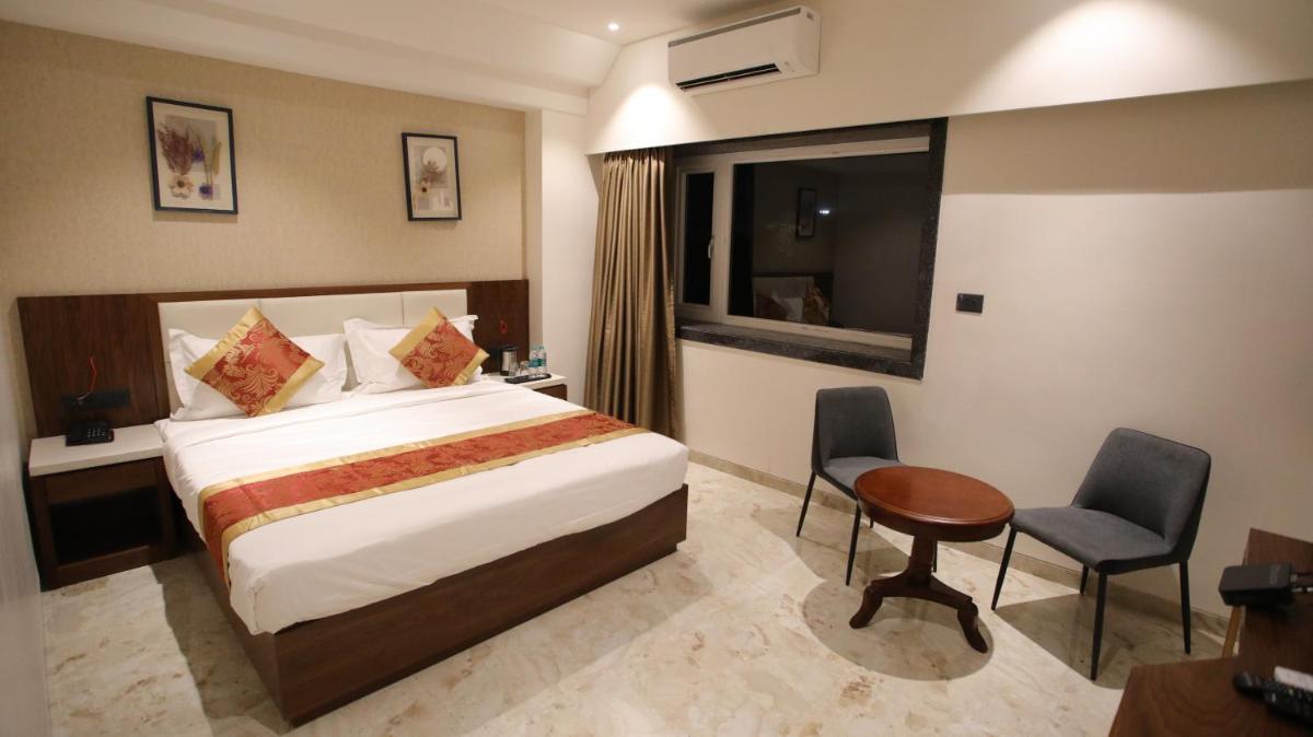 Hotel Grand - Housity