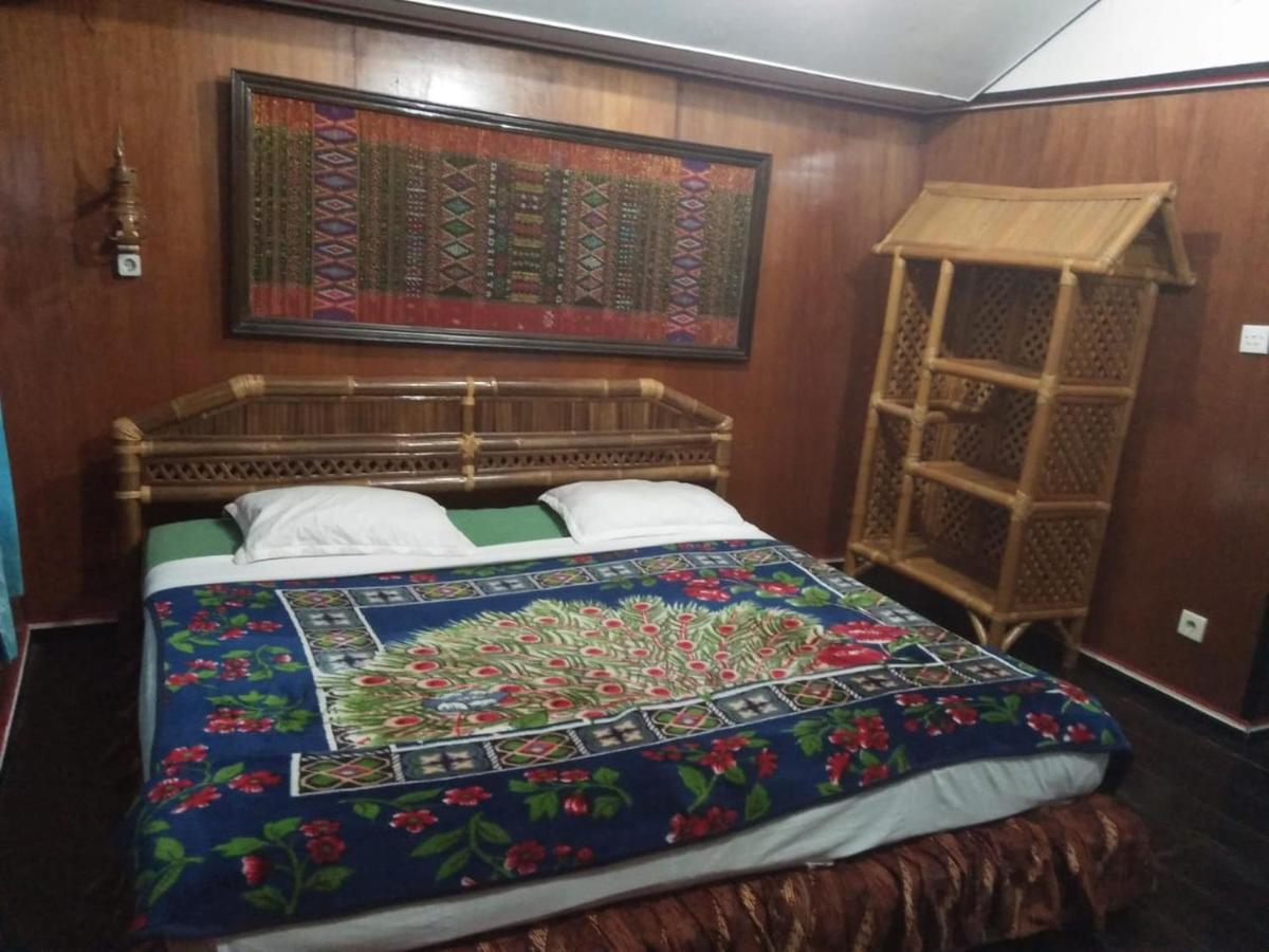 Roman Sinasi Hotel - Housity