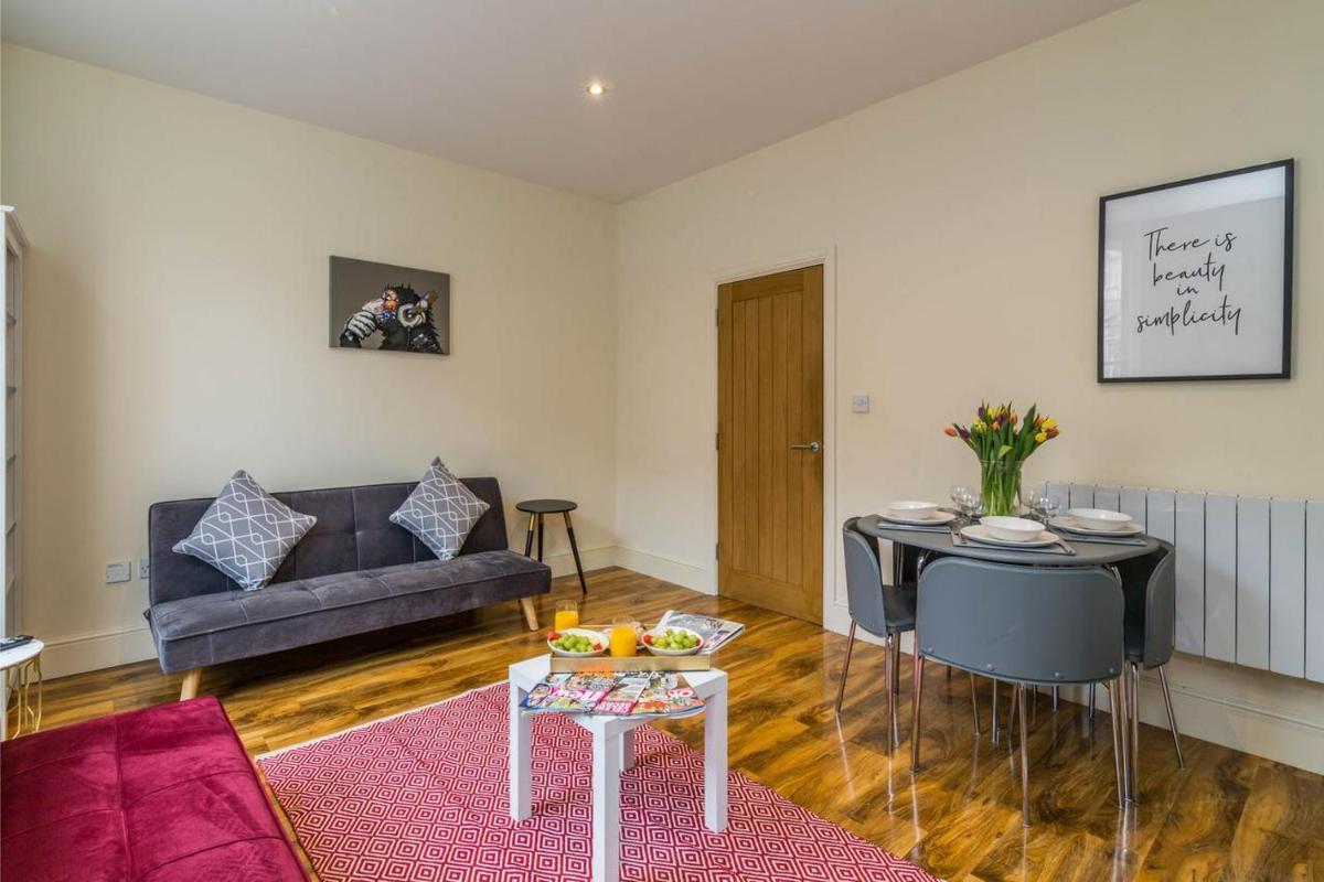 Market Street- Apartment - Housity