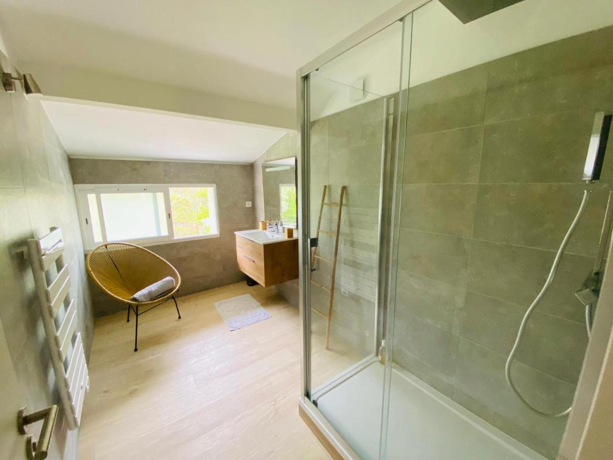 Villa pieds dans l'eau - Housity