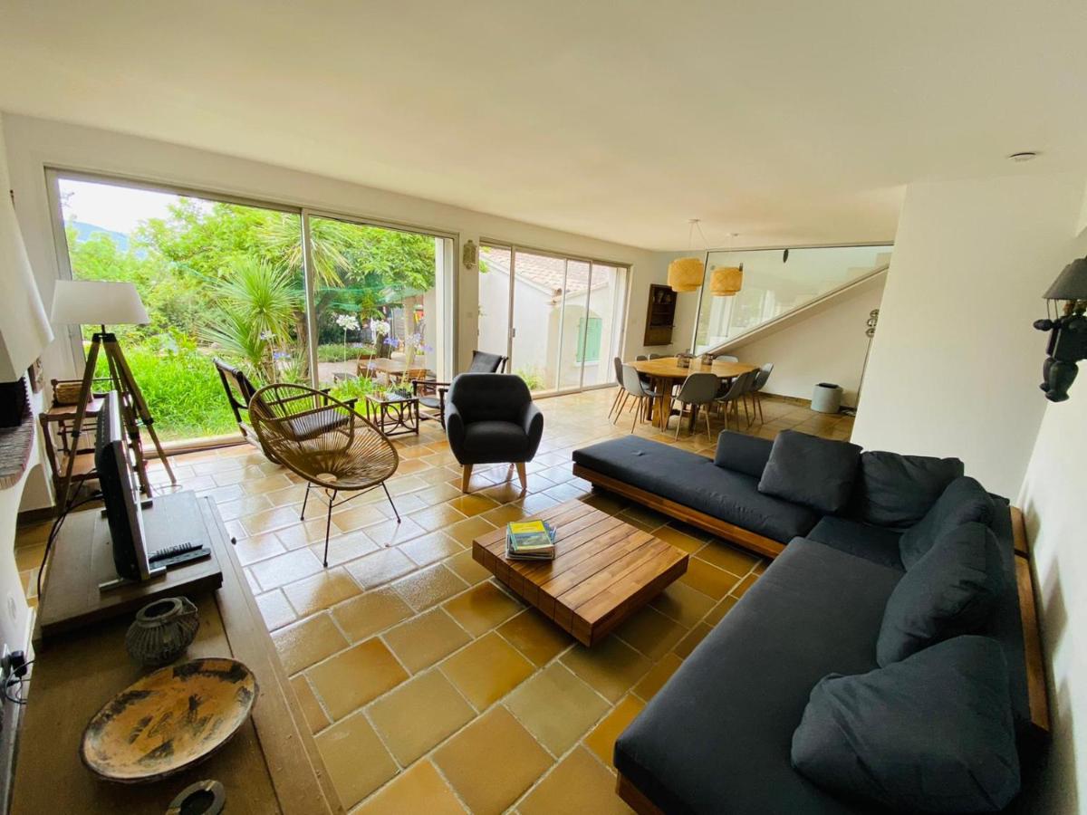 Villa pieds dans l'eau - Housity