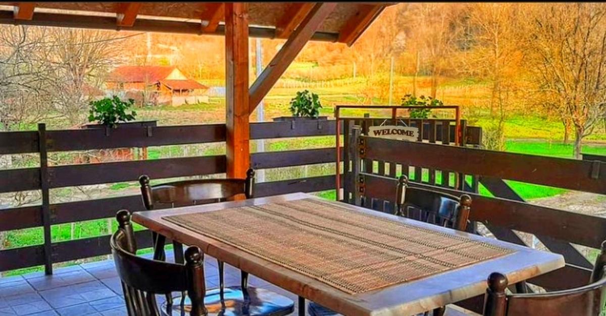 Smeštaj PETRONIJEVIĆ Bajina Bašta - Housity