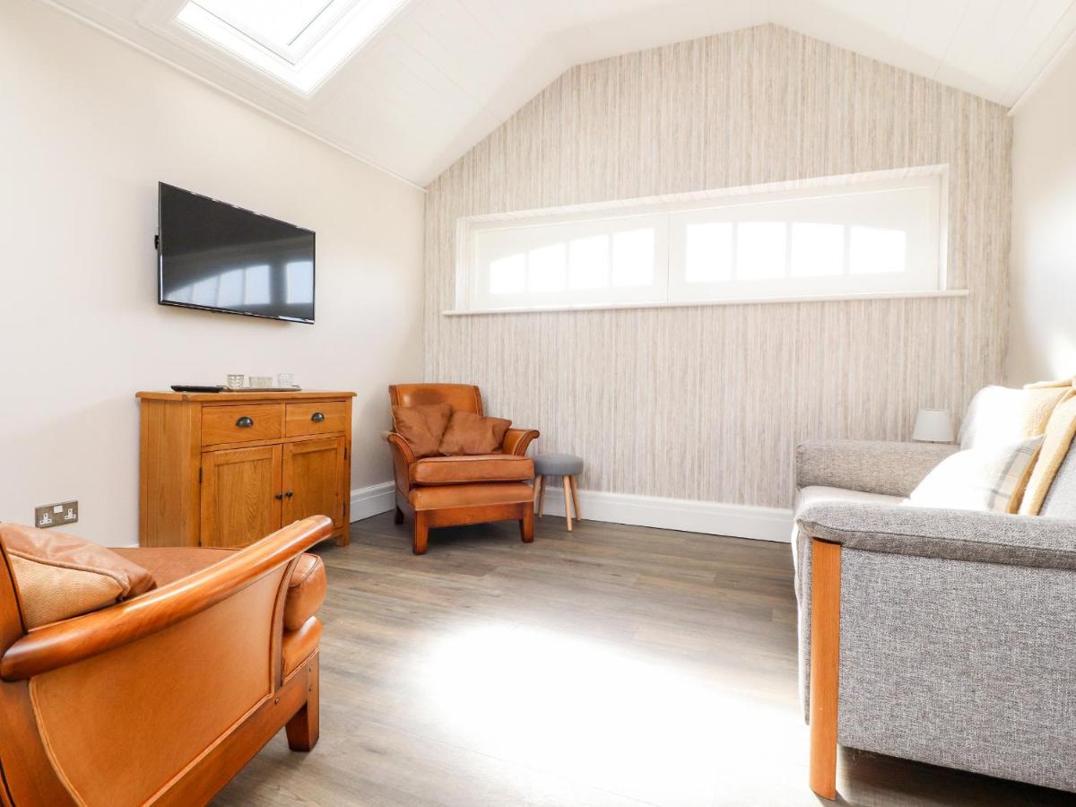 The Old Stables - Housity