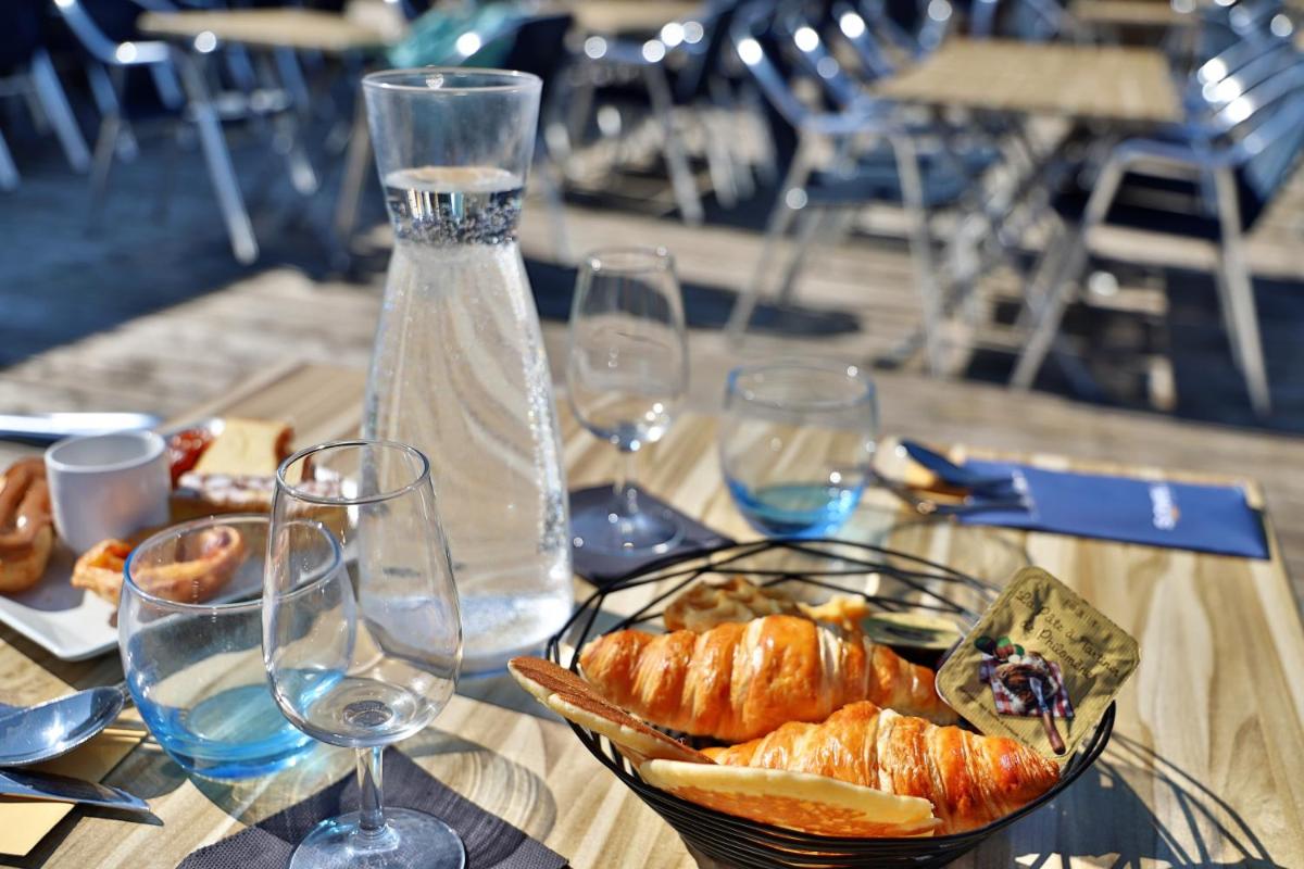 Nourriture dans l'hôtel ou à proximité