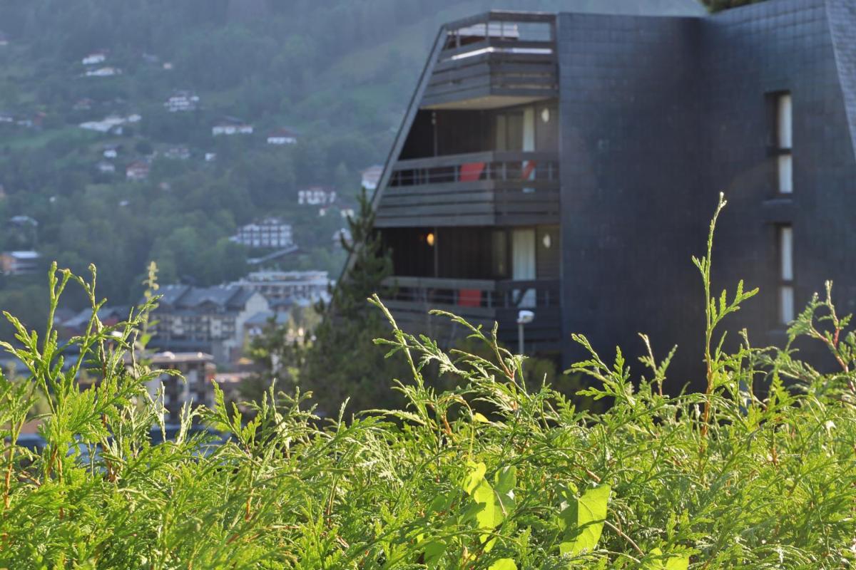 Vue générale sur la montagne ou vue sur la montagne depuis l'hôtel
