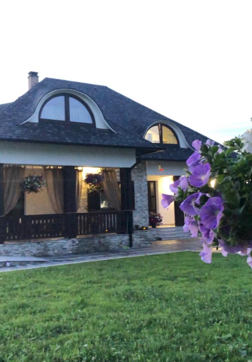 Casa Românească - Housity