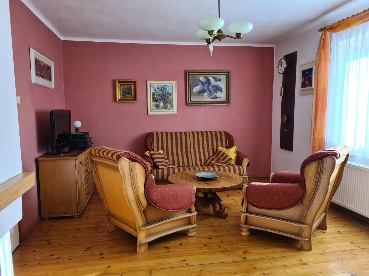 Cottage next Svihov castle - Housity