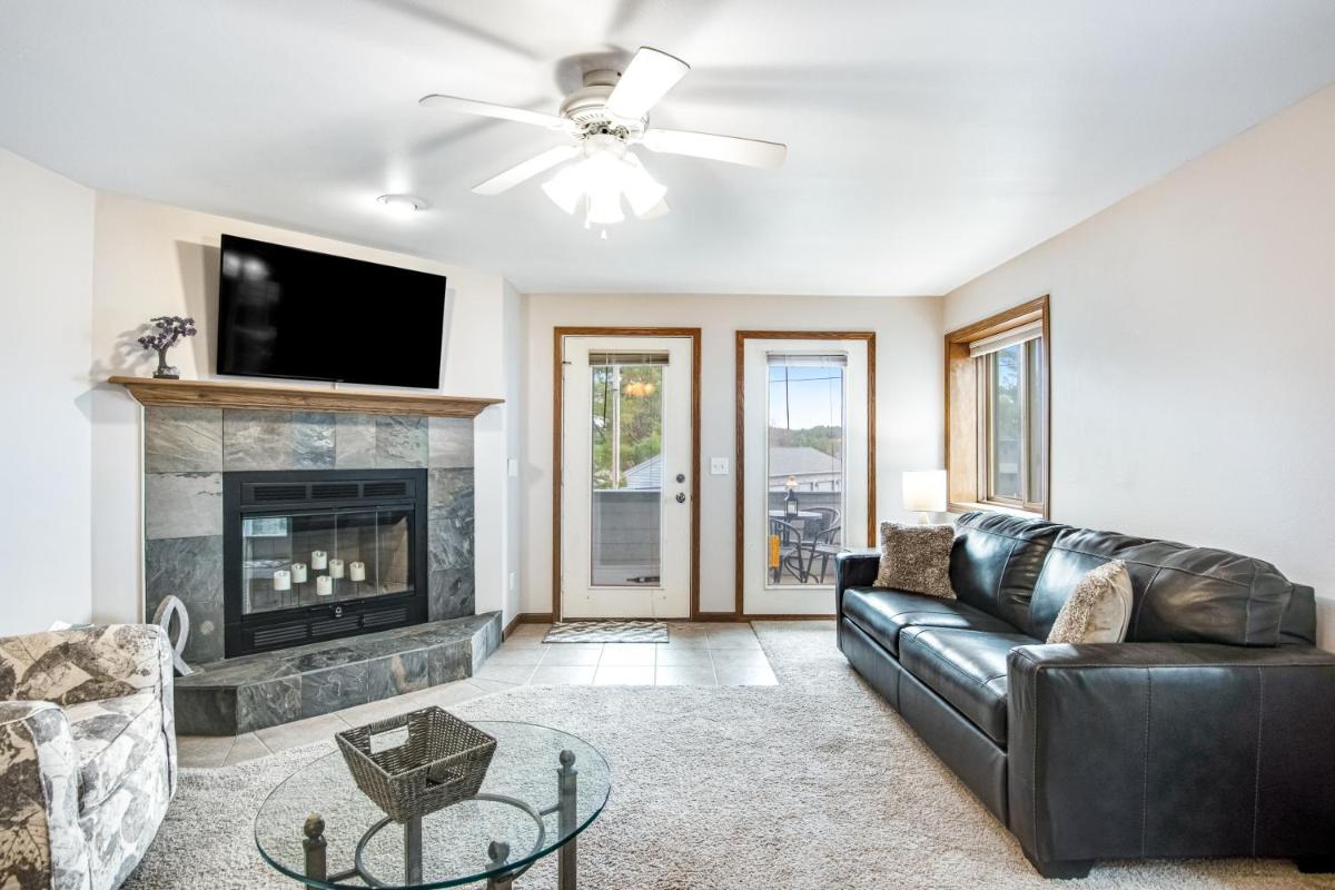 Lighthouse Cove Condo Resort - Housity