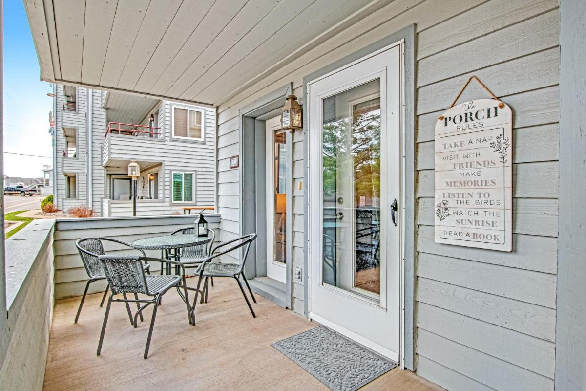 Lighthouse Cove Condo Resort - Housity