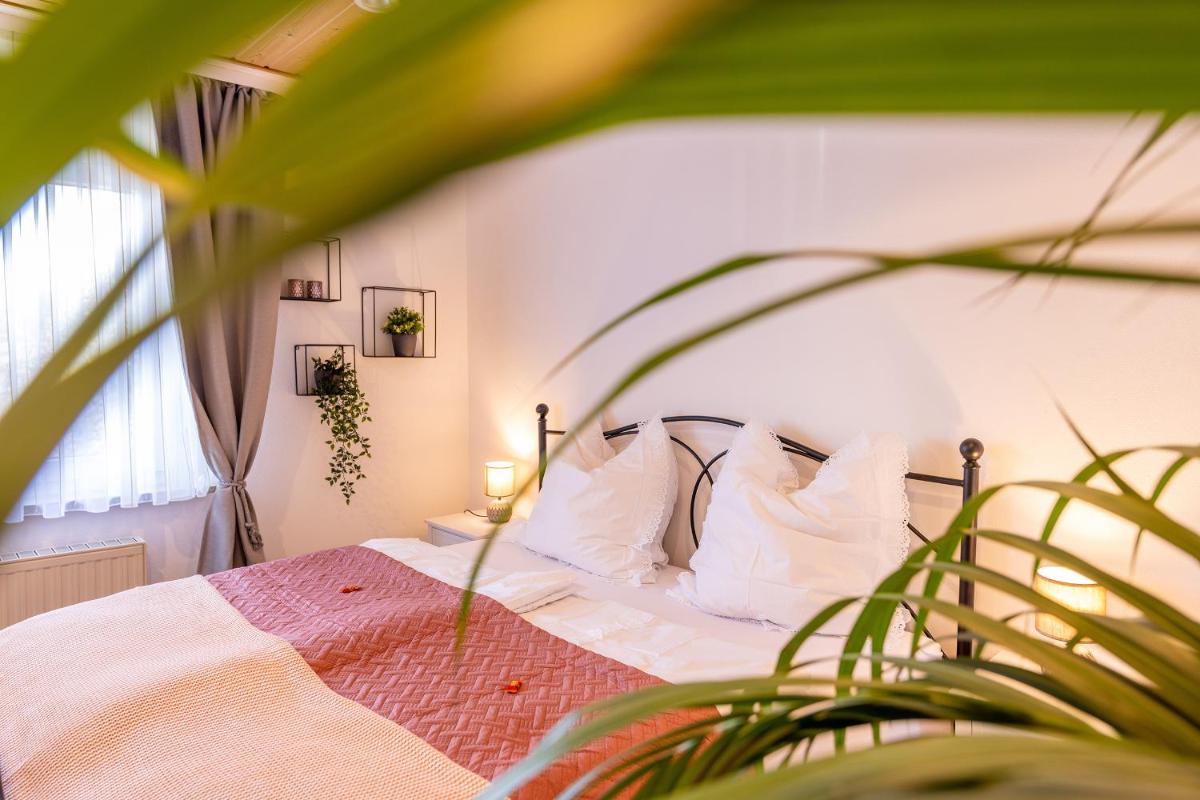 Ferienhaus mit 2 Wohnungen - ideal für Familien & Gruppen - Housity