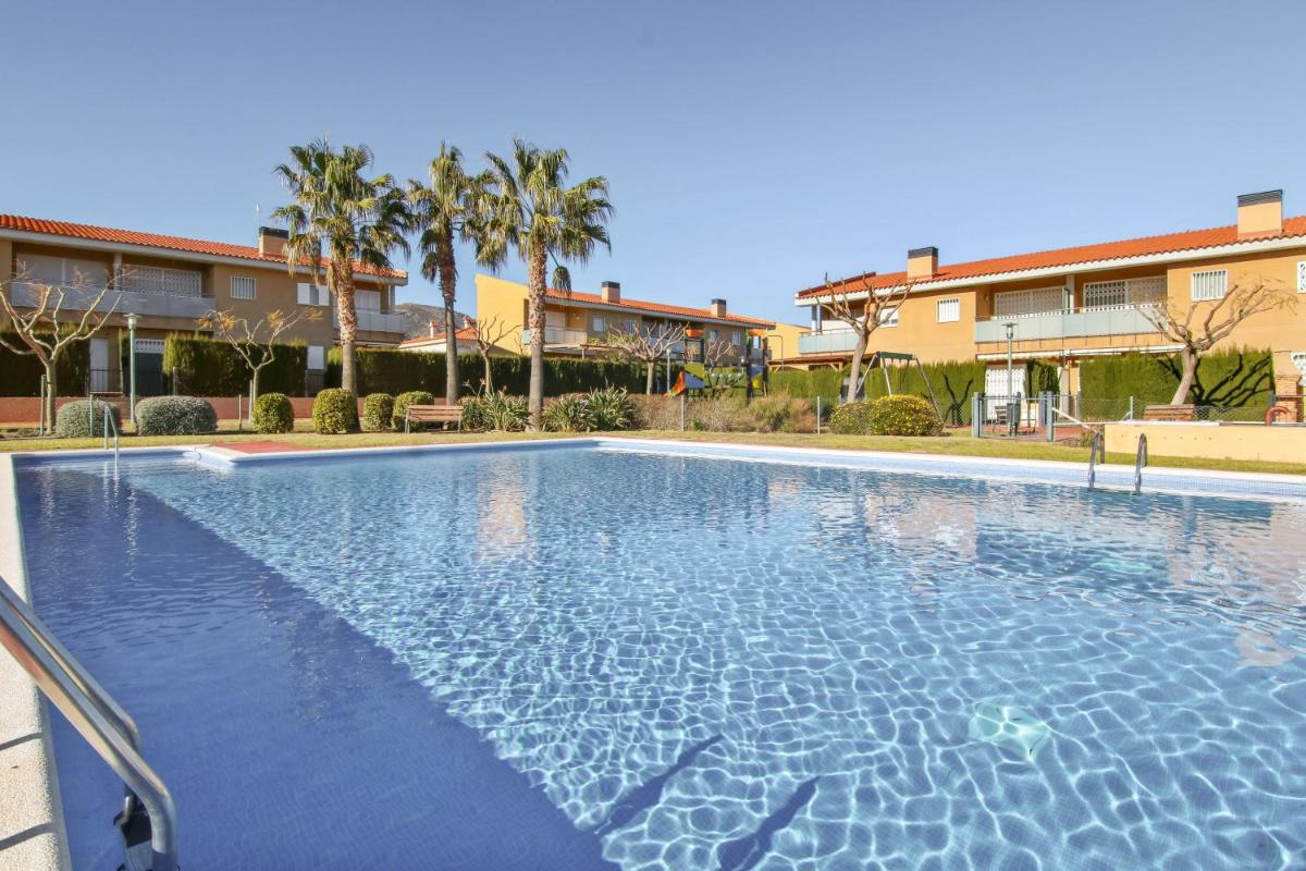 Renovated house with pools perfect for families - Housity