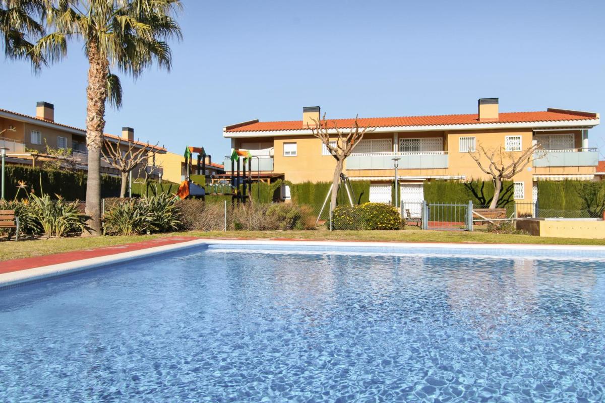 Renovated house with pools perfect for families - Housity