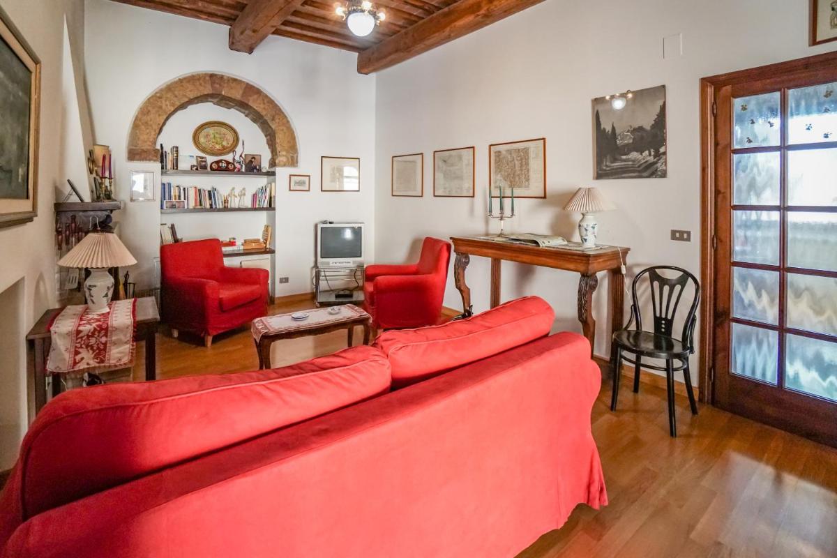 Ogni finestra è un quadro - appartamento ad Assisi - Housity