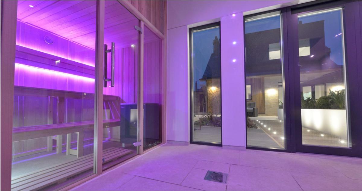 5 star luxury villa with Garden SPA - Housity
