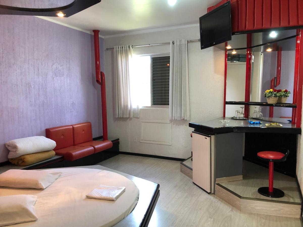 Hotel Vip's - Housity