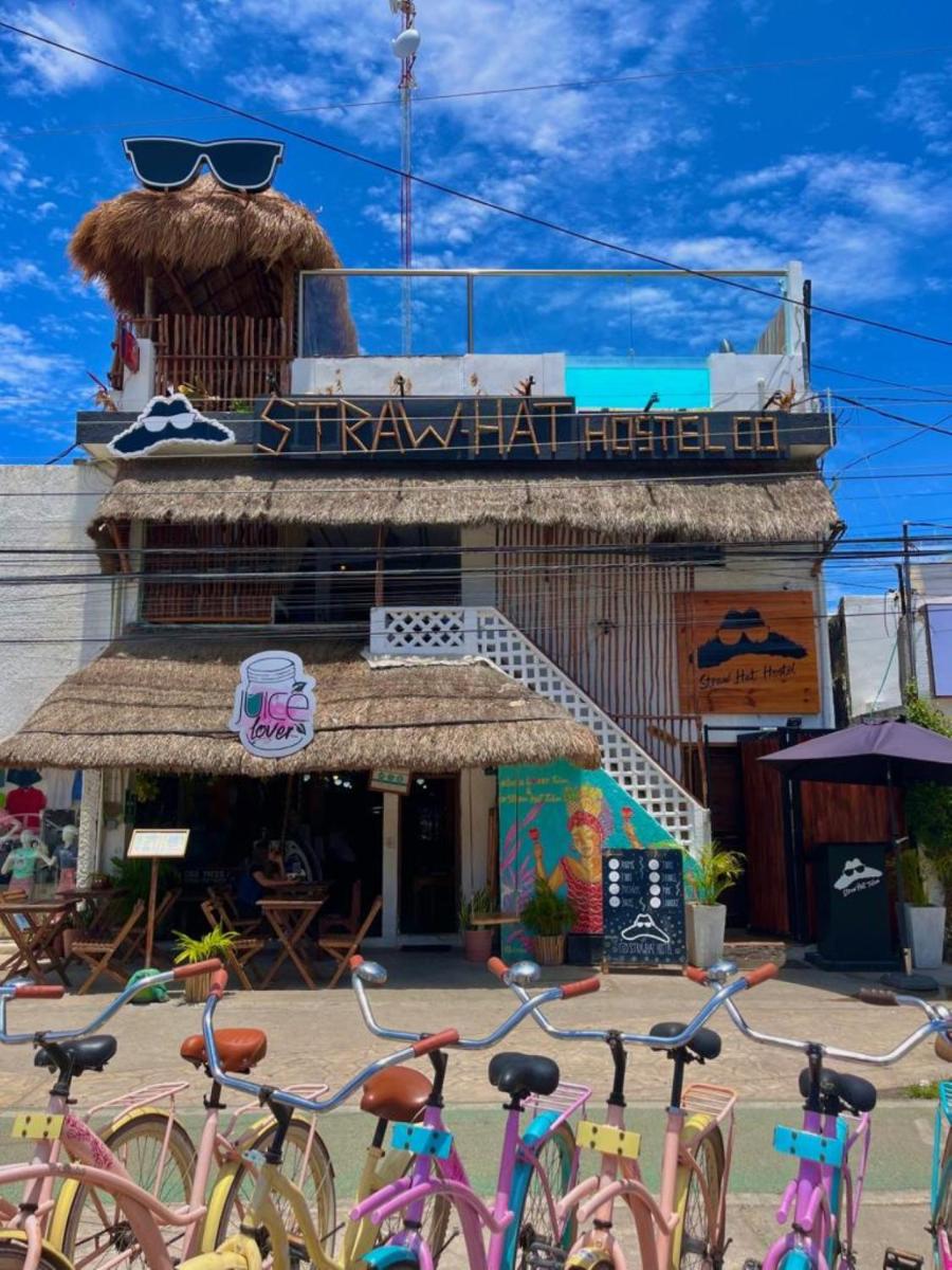 Straw Hat Hostel & Rooftop Bar - Housity
