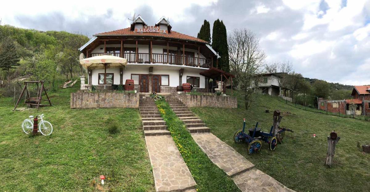 Villa Balconlux - Zavojsko jezero, Pirot - Housity