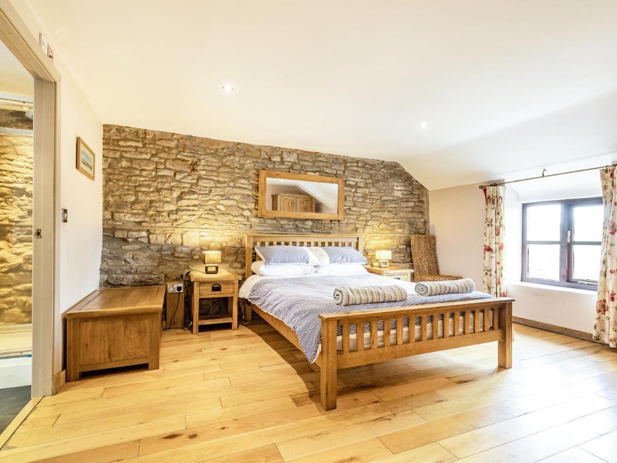 The Hayloft - Housity