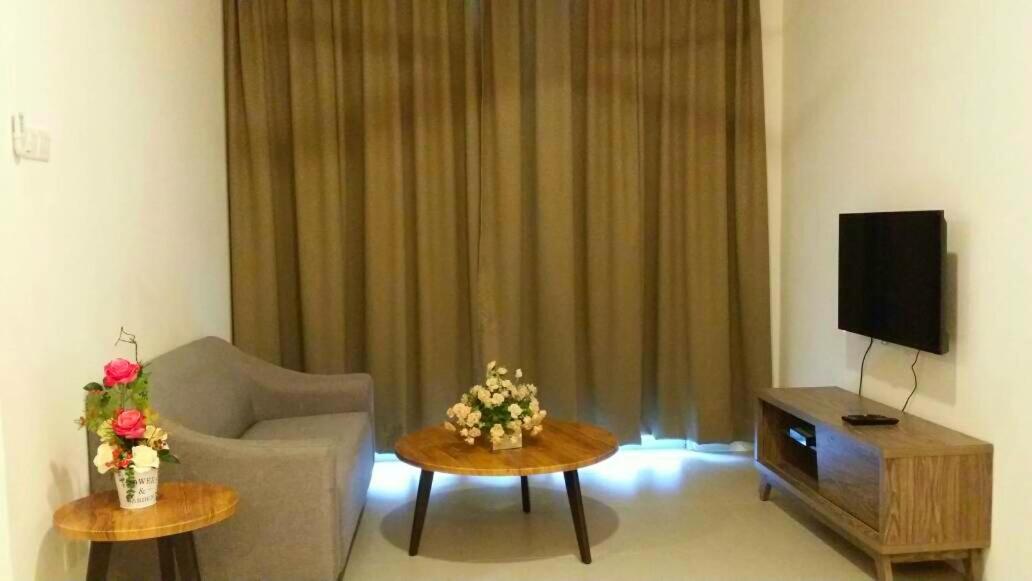 Suitetrails - Barrington Square 2 Rooms Apartment at Golden Hill Night Market