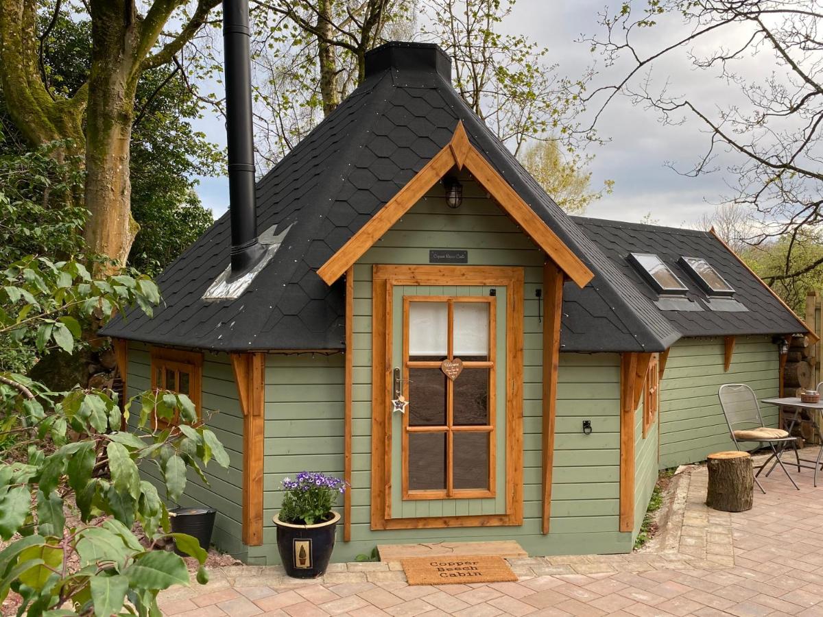 Copper Beech Cabin for Couples Outdoor Bath - Housity
