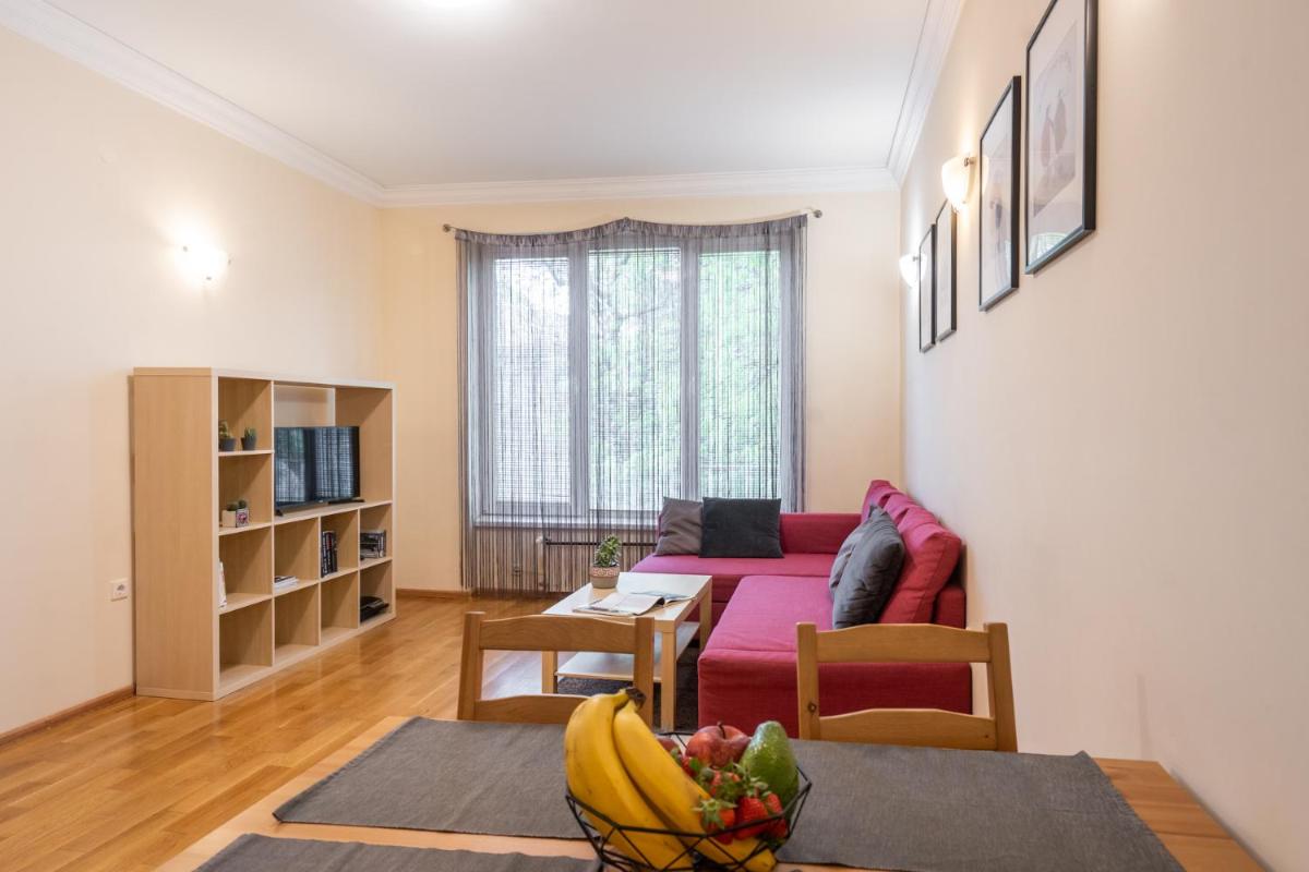 Suitetrails - Sofia Day and Night Apartment