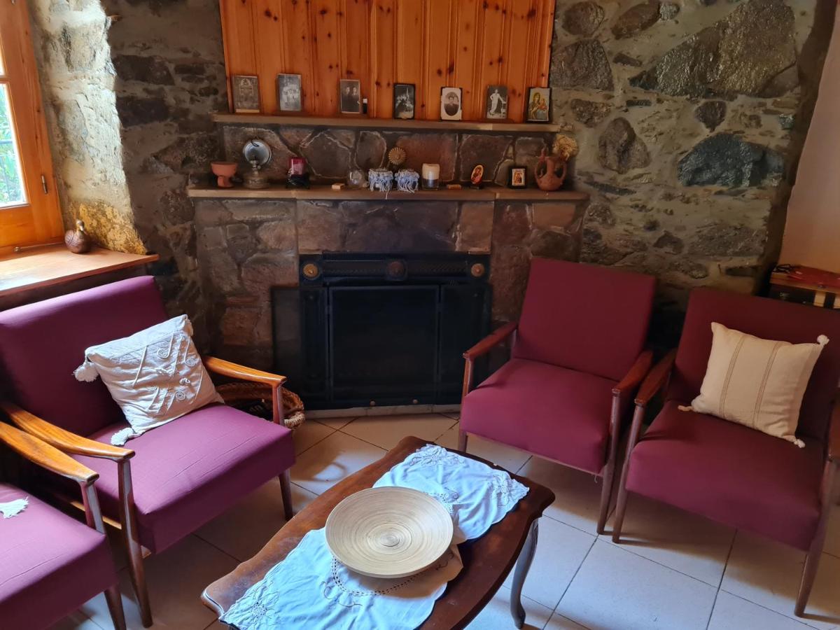Elpiniki's Old House - Housity