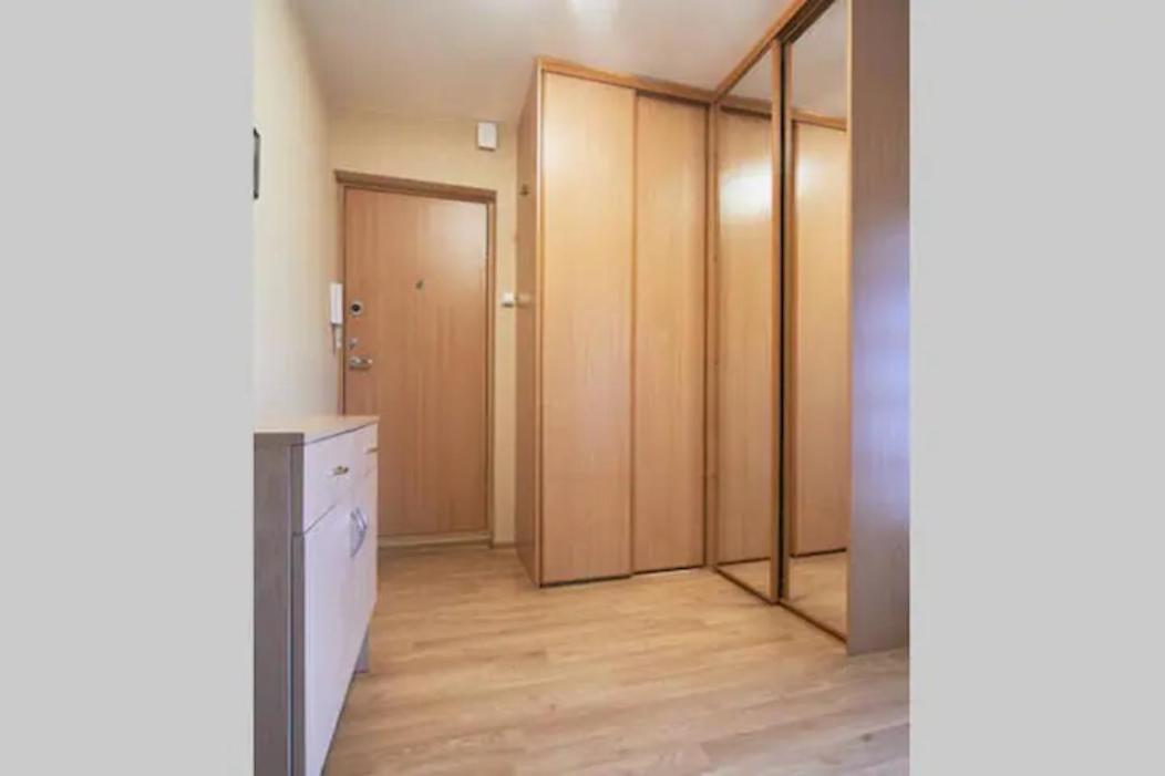 Cozy private room in a three room apartment Free parking Feel like at home - Housity