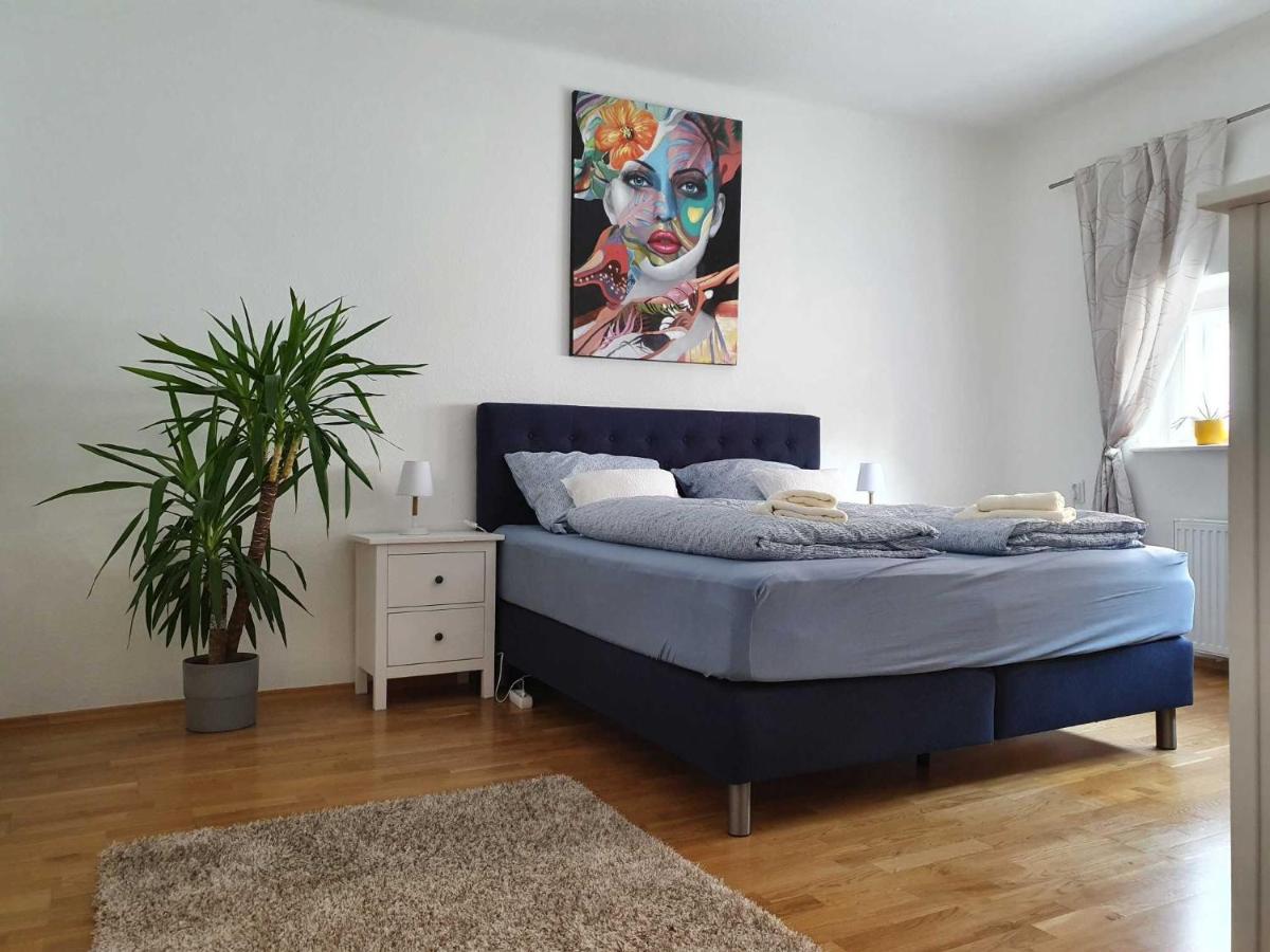 Romeo & Juliet - Housity