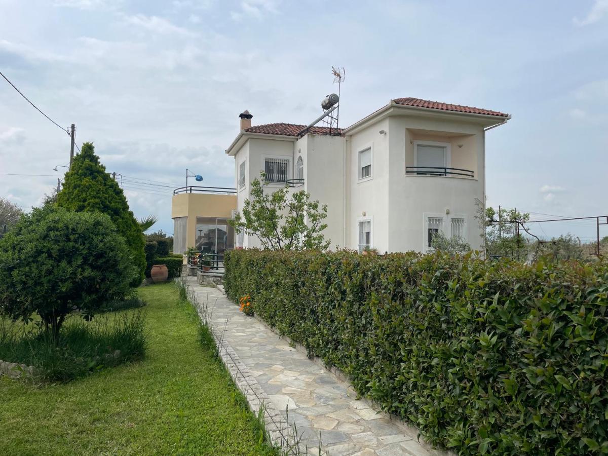 Seaside apartment with private garden - Housity