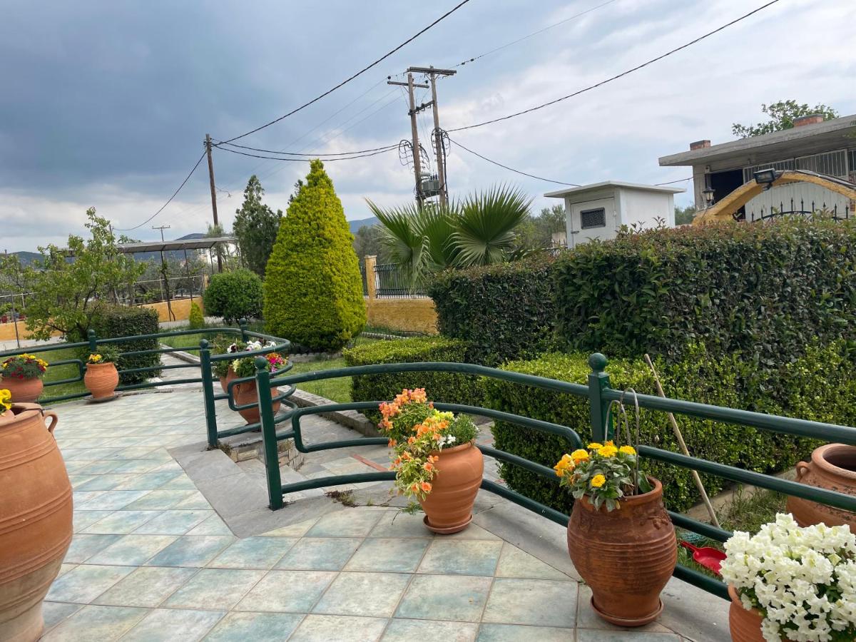 Seaside apartment with private garden - Housity