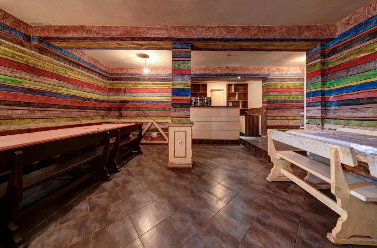 Hotel Varly Bryag - Housity