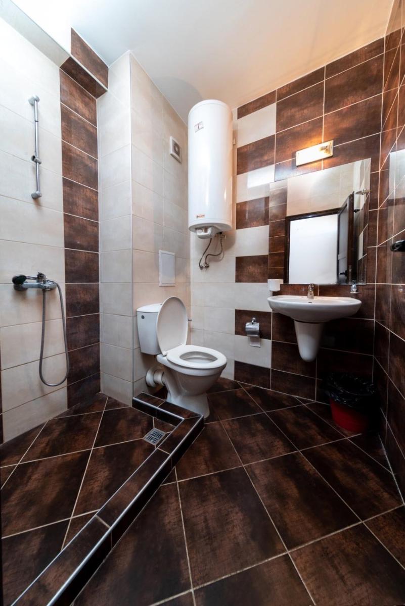 Hotel Varly Bryag - Housity