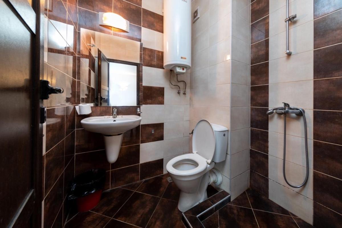 Hotel Varly Bryag - Housity