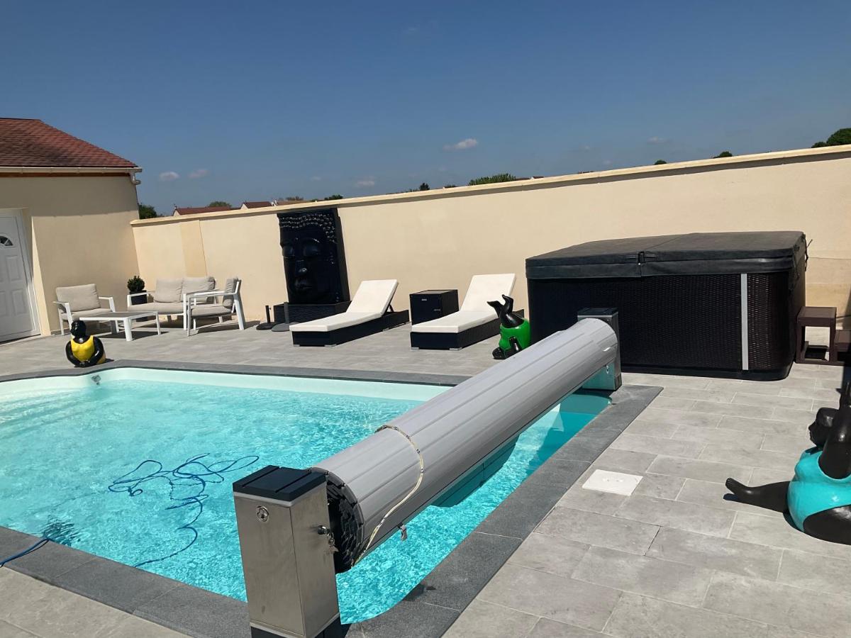 Chez Jojo & Cassi - Housity