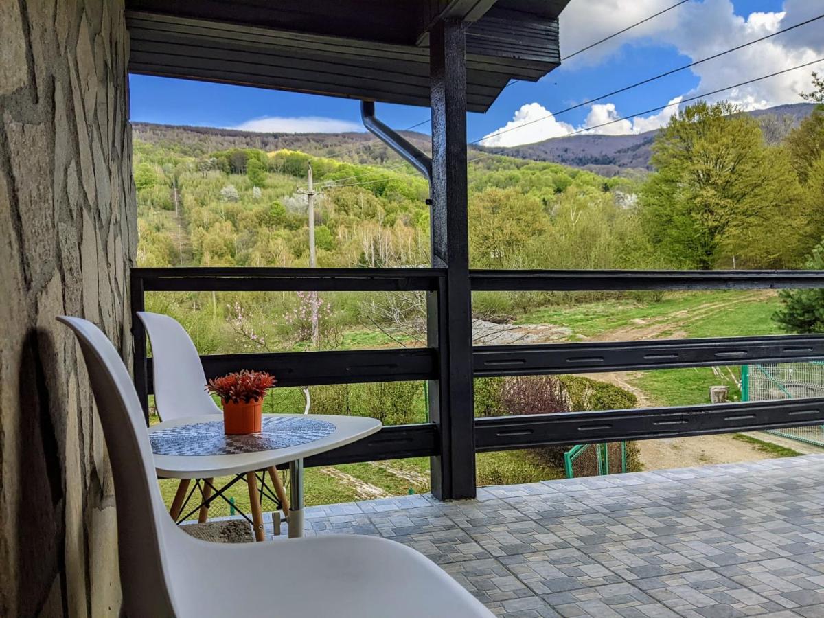 Hill House Valiug Crivaia - Housity