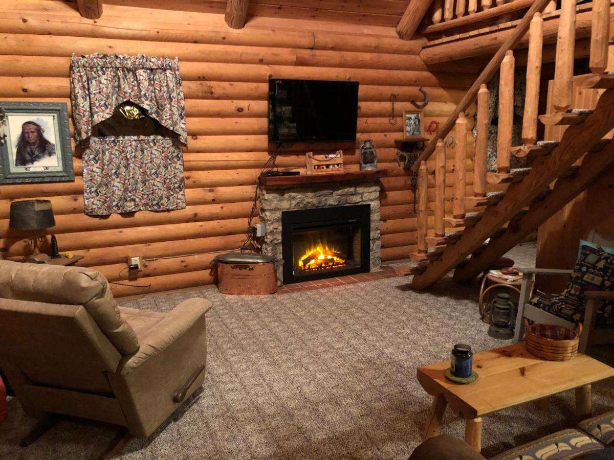 Carries Cabin - Housity