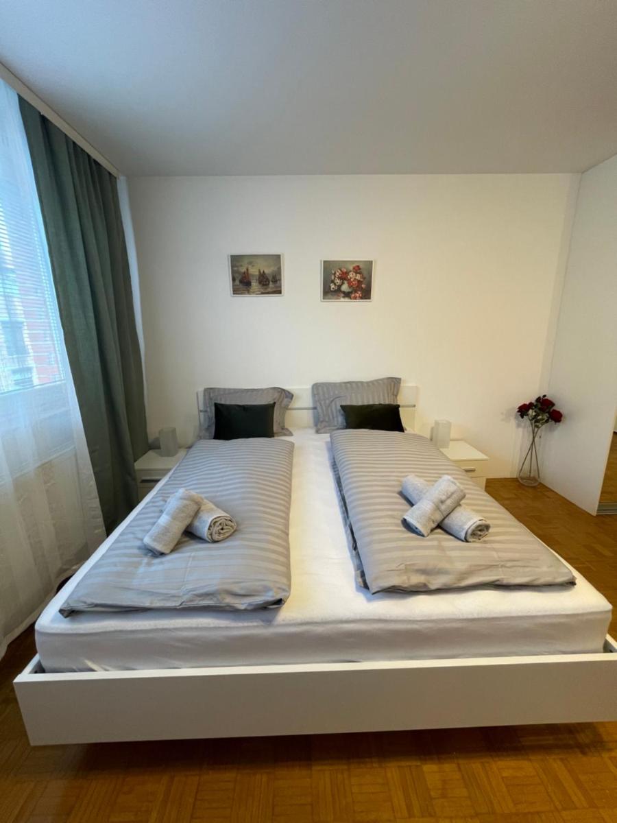 Apartment Green - Grey - Housity