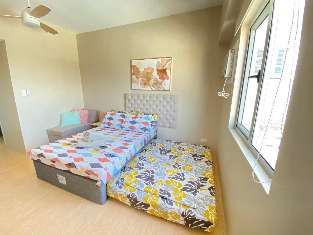 Sunvida Condo across SM City Cebu w/ WIFI and View - Housity