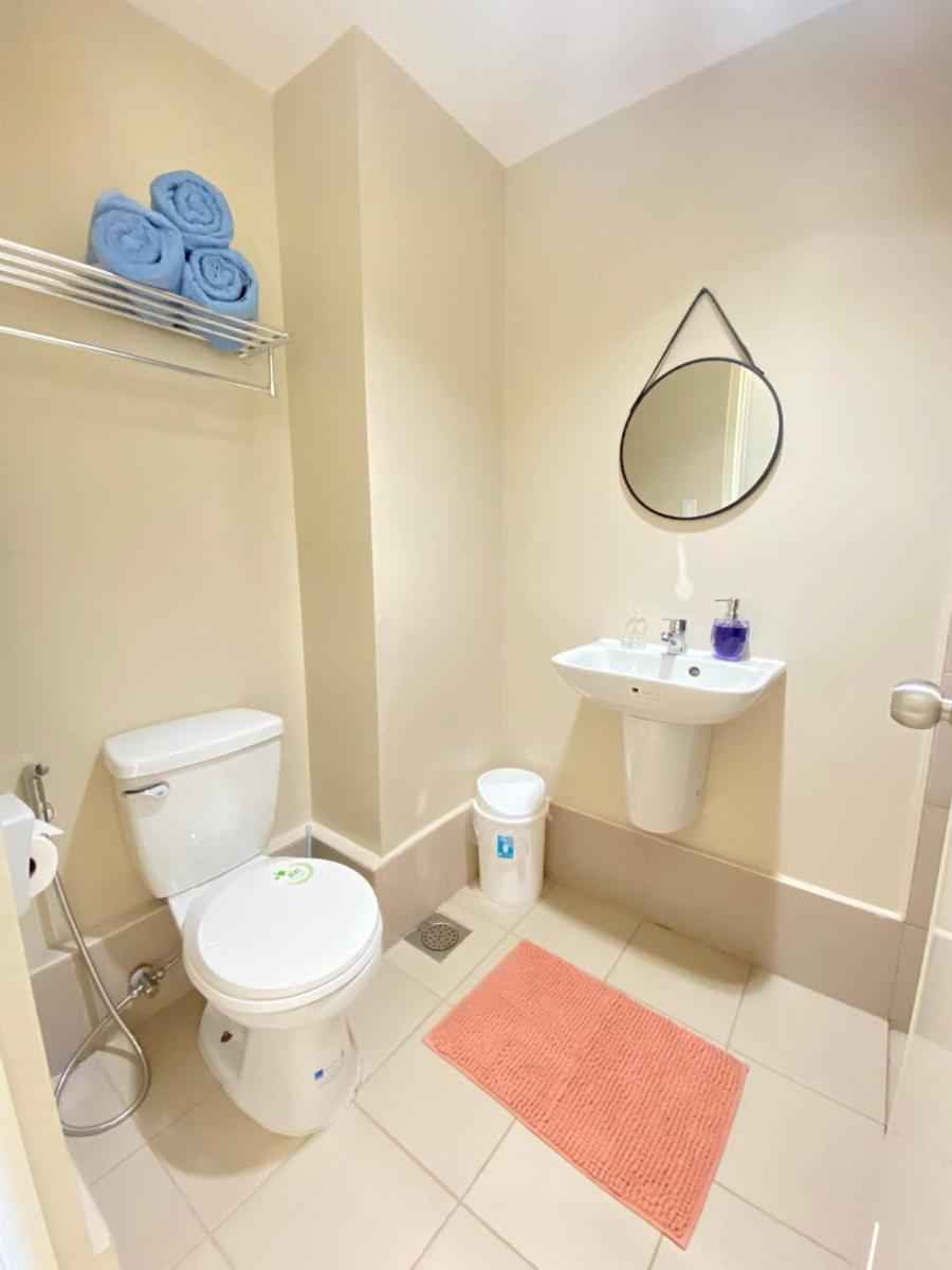 Sunvida Condo across SM City Cebu w/ WIFI and View - Housity