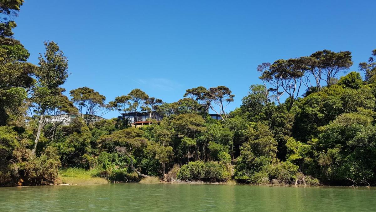 Kanuka Sway - Waterfront, Cozy Getaway - Housity