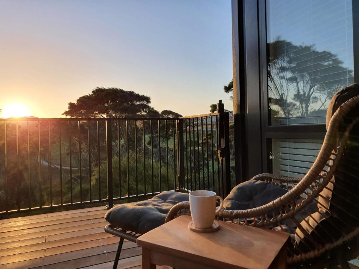 Kanuka Sway - Waterfront, Cozy Getaway - Housity