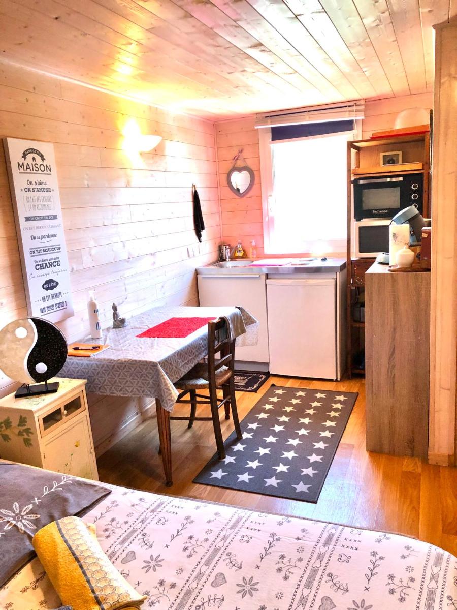 Suitetrails - Chambre studio cuisine indépendant 2 pers piscine
