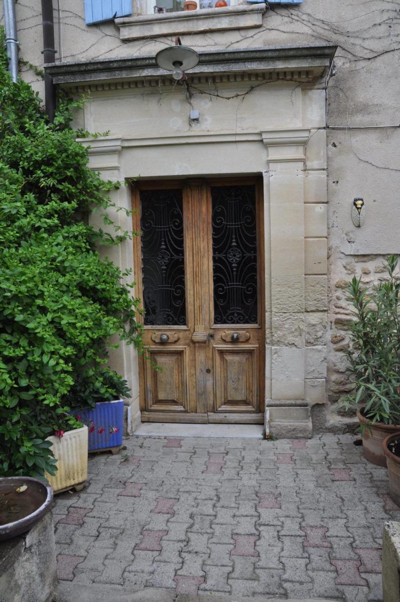 Studio avec terrasse privative et piscine - Housity