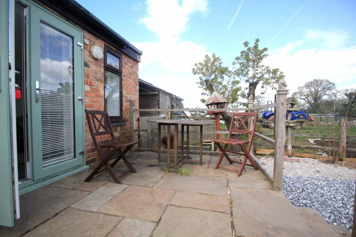 Beautiful rural cottage with secure garden - Housity