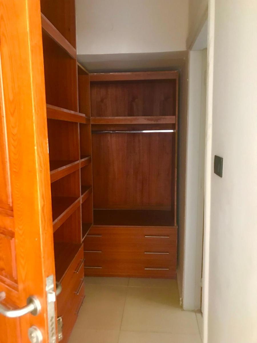 Females-only private ensuite spacious room - Housity