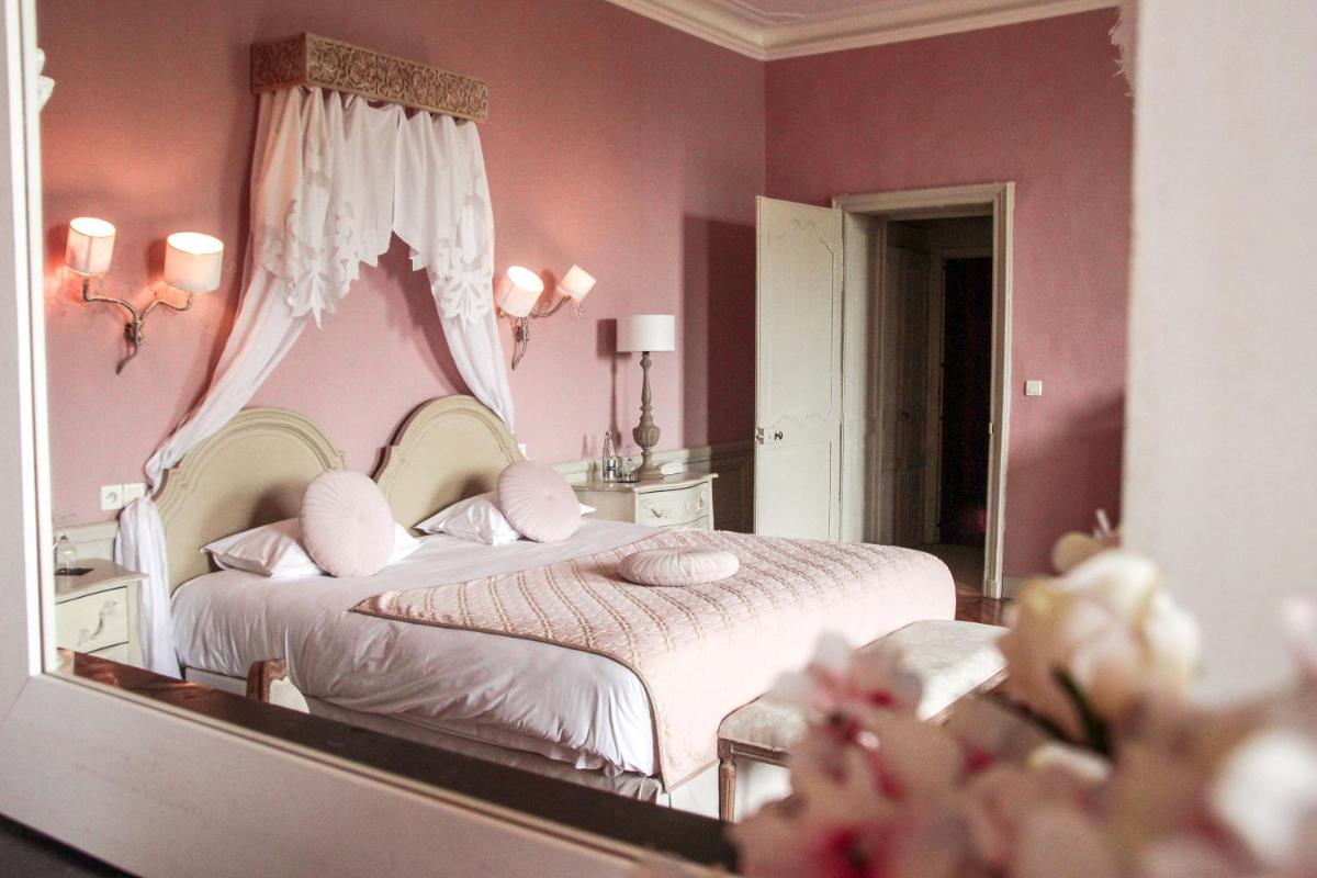 Un ou plusieurs lits dans un hébergement de l'établissement Hôtel 4 étoiles - Restaurants & Spa Périer Du Bignon
