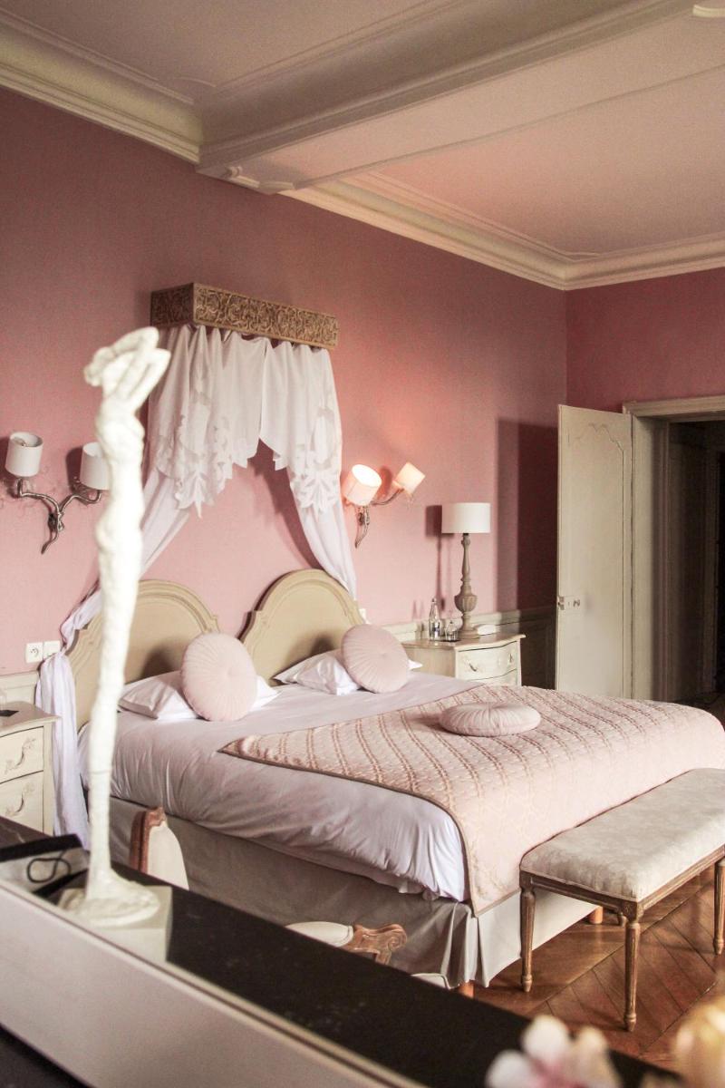 Un ou plusieurs lits dans un hébergement de l'établissement Hôtel 4 étoiles - Restaurants & Spa Périer Du Bignon