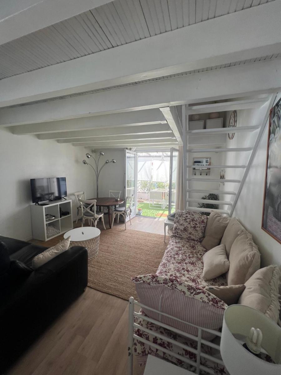 petite maison cosy avec exterieur - Housity